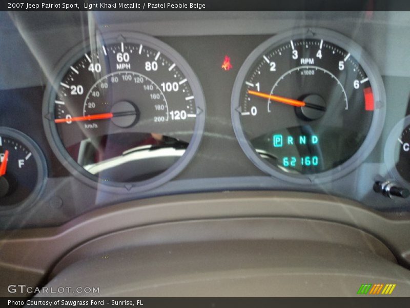 Light Khaki Metallic / Pastel Pebble Beige 2007 Jeep Patriot Sport