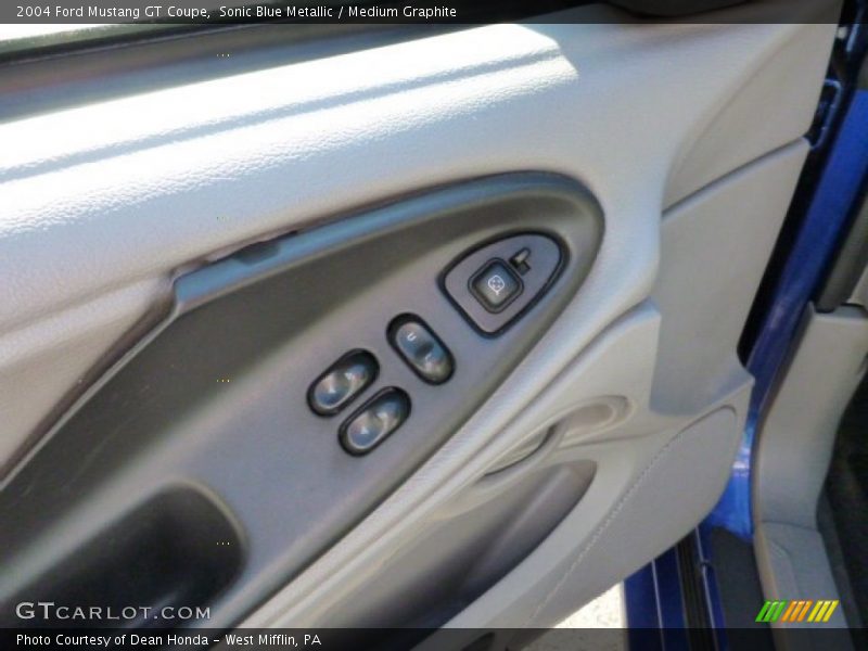 Sonic Blue Metallic / Medium Graphite 2004 Ford Mustang GT Coupe