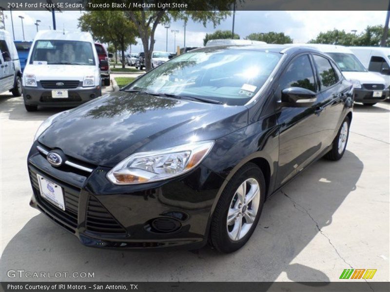 Tuxedo Black / Medium Light Stone 2014 Ford Focus SE Sedan