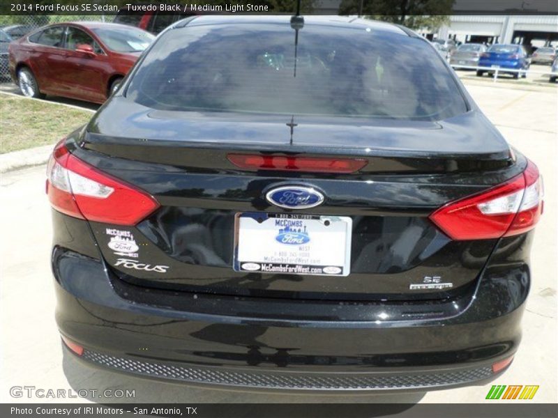 Tuxedo Black / Medium Light Stone 2014 Ford Focus SE Sedan