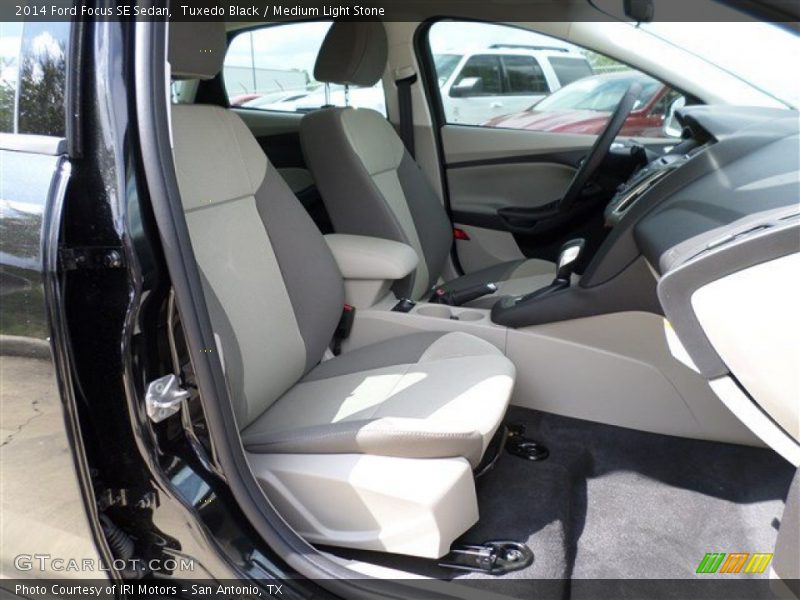 Tuxedo Black / Medium Light Stone 2014 Ford Focus SE Sedan