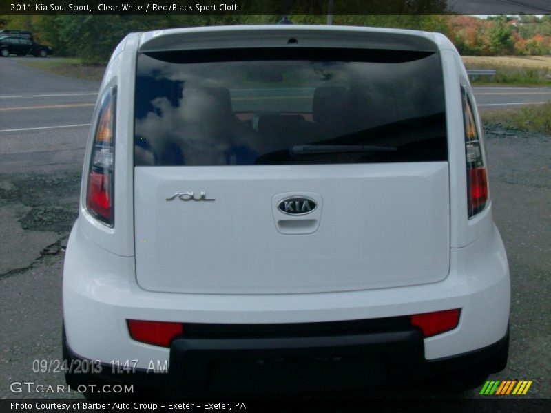 Clear White / Red/Black Sport Cloth 2011 Kia Soul Sport