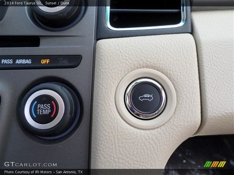 Sunset / Dune 2014 Ford Taurus SEL