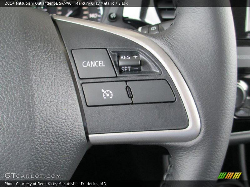 Mercury Gray Metallic / Black 2014 Mitsubishi Outlander SE S-AWC