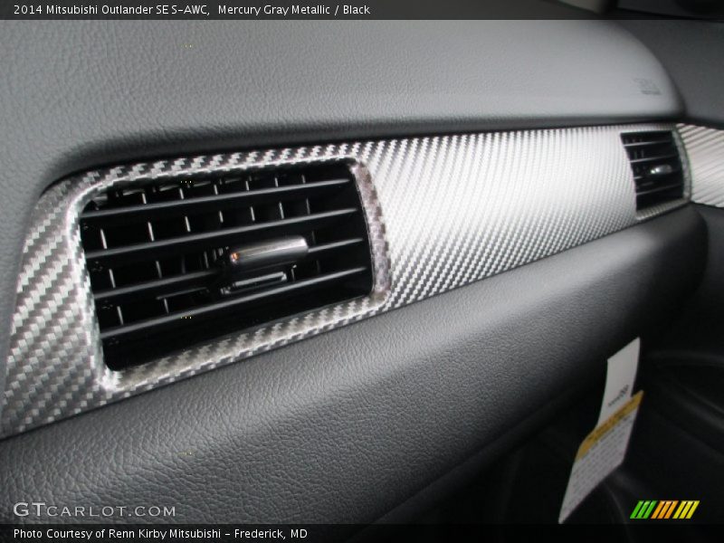 Mercury Gray Metallic / Black 2014 Mitsubishi Outlander SE S-AWC