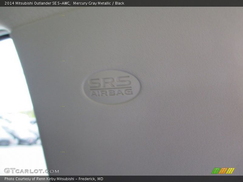 Mercury Gray Metallic / Black 2014 Mitsubishi Outlander SE S-AWC