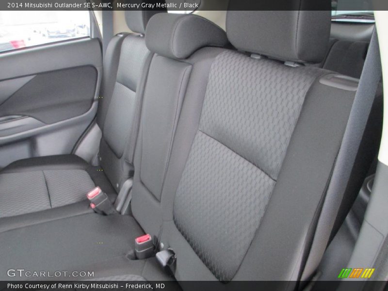 Mercury Gray Metallic / Black 2014 Mitsubishi Outlander SE S-AWC