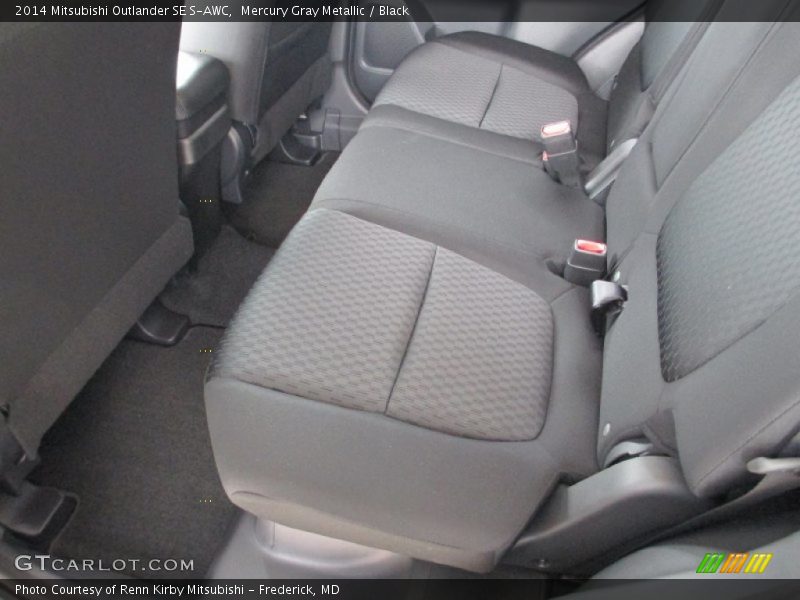 Mercury Gray Metallic / Black 2014 Mitsubishi Outlander SE S-AWC