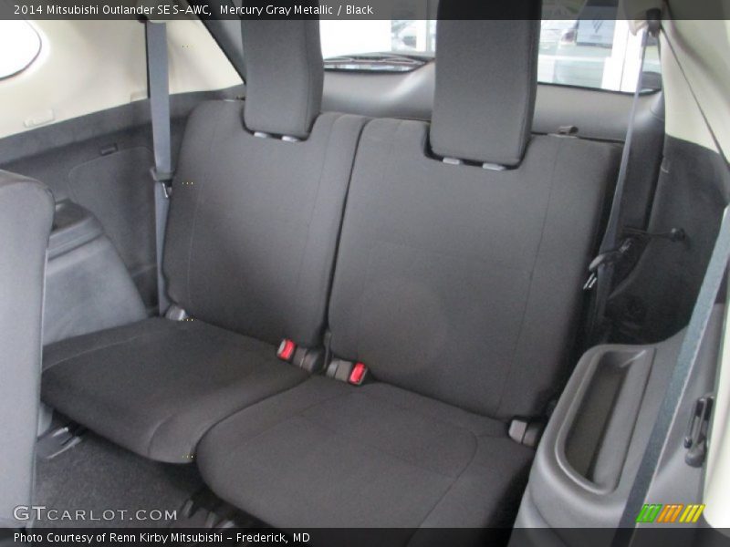 Mercury Gray Metallic / Black 2014 Mitsubishi Outlander SE S-AWC