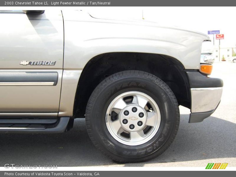 Light Pewter Metallic / Tan/Neutral 2003 Chevrolet Tahoe LS