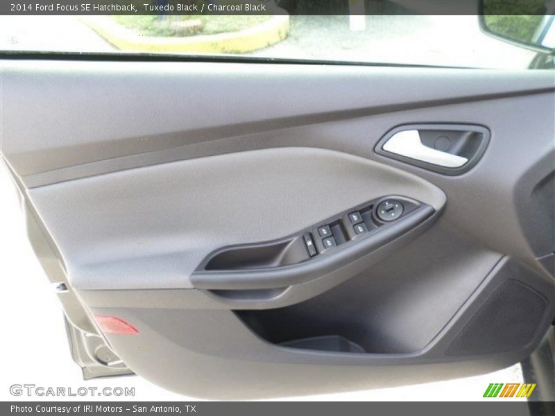 Tuxedo Black / Charcoal Black 2014 Ford Focus SE Hatchback