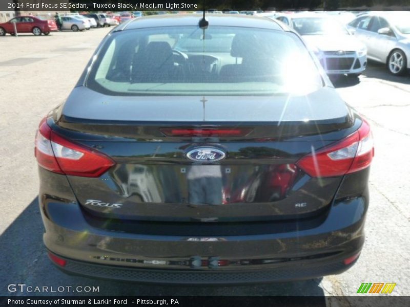 Tuxedo Black / Medium Light Stone 2014 Ford Focus SE Sedan