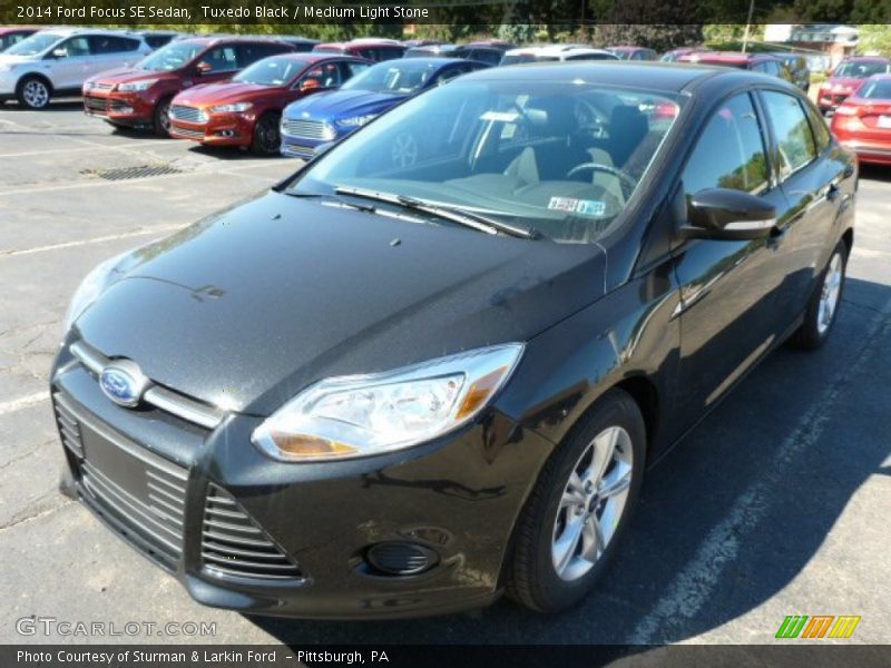Tuxedo Black / Medium Light Stone 2014 Ford Focus SE Sedan