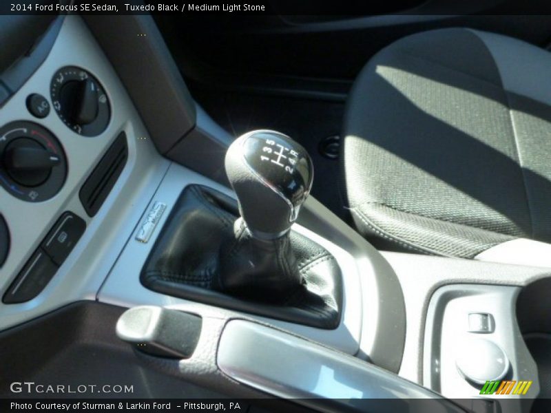 Tuxedo Black / Medium Light Stone 2014 Ford Focus SE Sedan