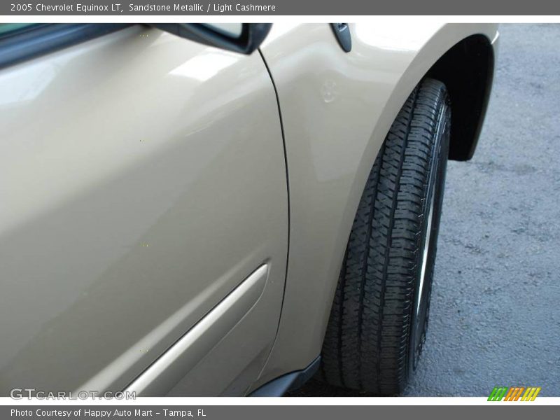 Sandstone Metallic / Light Cashmere 2005 Chevrolet Equinox LT
