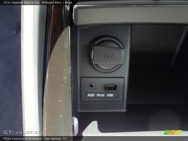 Midnight Black / Beige 2013 Hyundai Elantra GLS