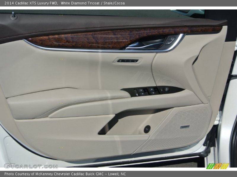 White Diamond Tricoat / Shale/Cocoa 2014 Cadillac XTS Luxury FWD