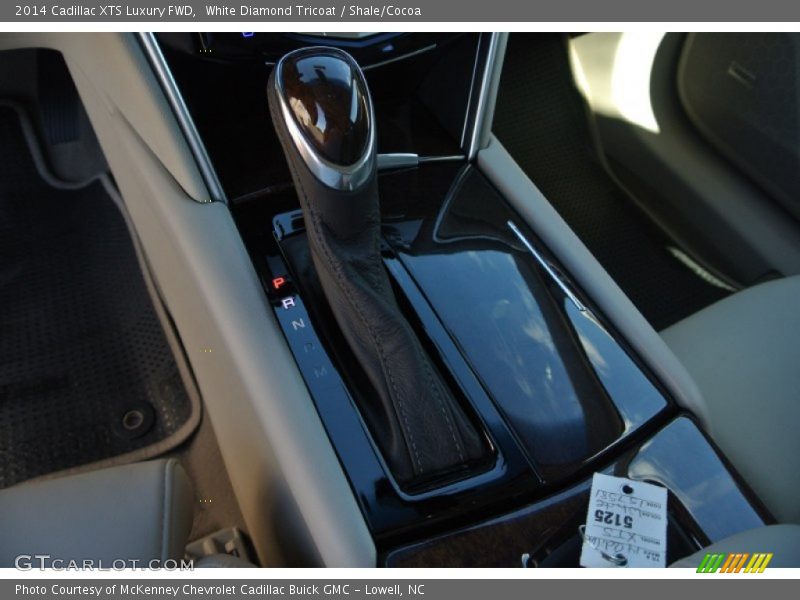 White Diamond Tricoat / Shale/Cocoa 2014 Cadillac XTS Luxury FWD