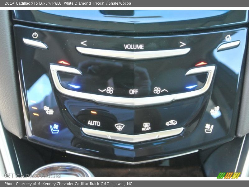 White Diamond Tricoat / Shale/Cocoa 2014 Cadillac XTS Luxury FWD