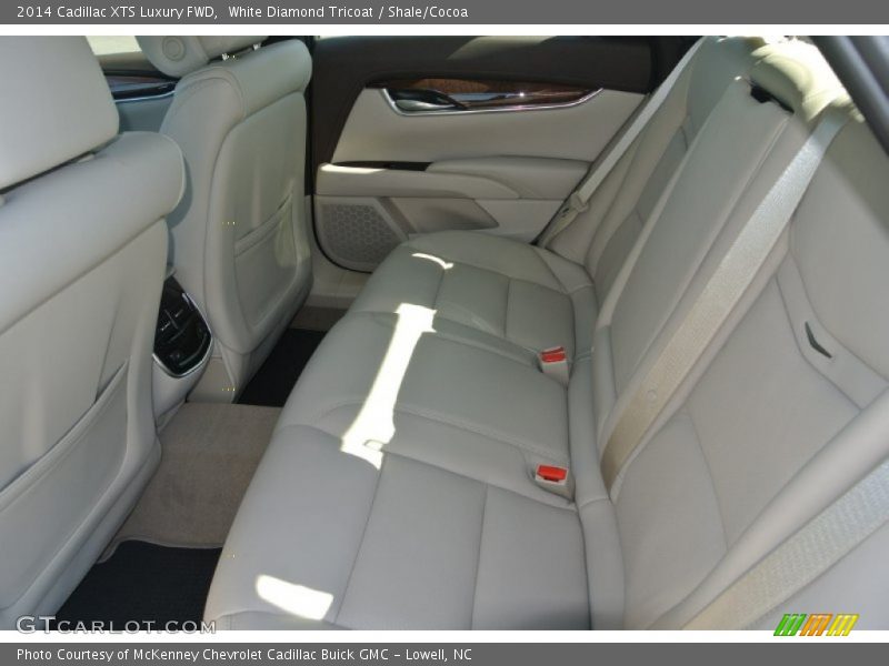 White Diamond Tricoat / Shale/Cocoa 2014 Cadillac XTS Luxury FWD