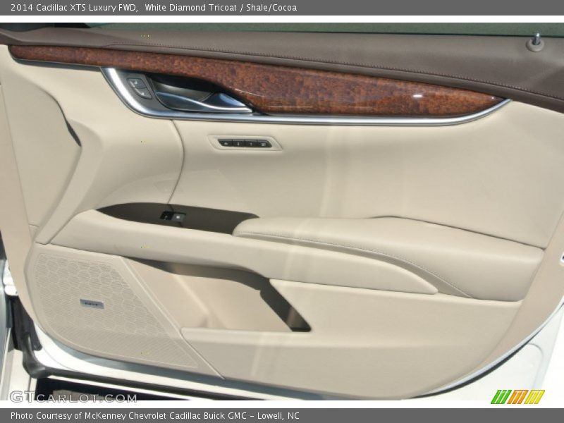 White Diamond Tricoat / Shale/Cocoa 2014 Cadillac XTS Luxury FWD