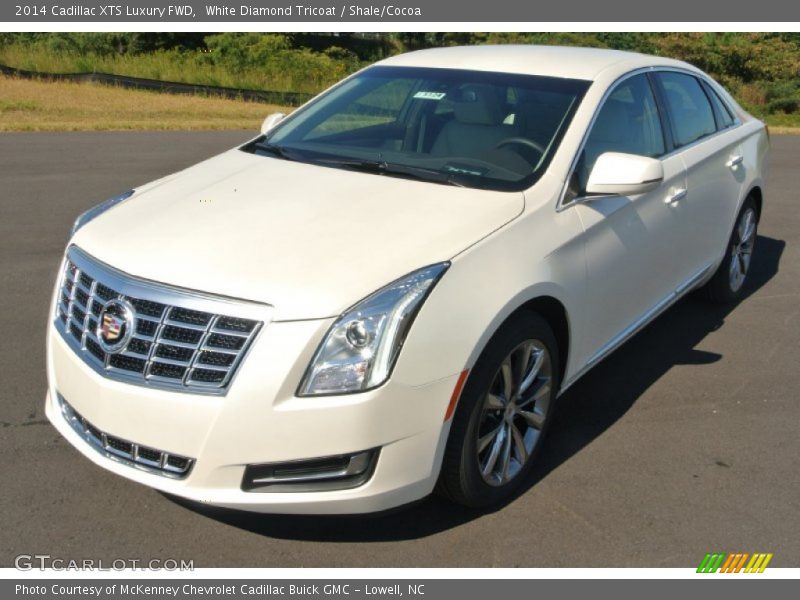 White Diamond Tricoat / Shale/Cocoa 2014 Cadillac XTS Luxury FWD