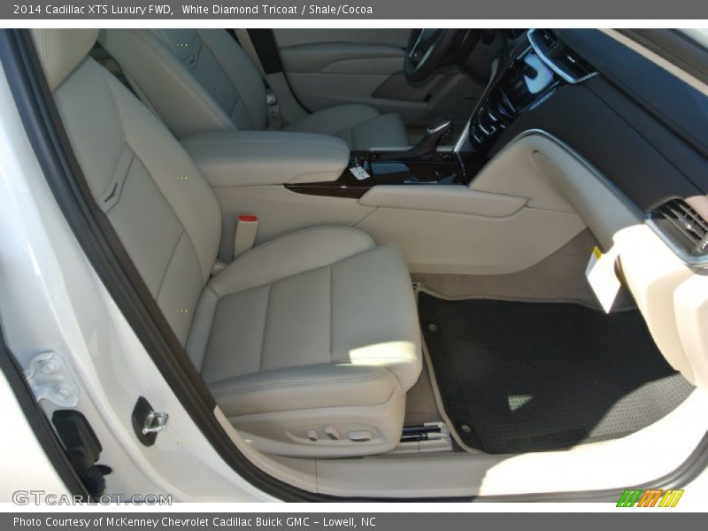 White Diamond Tricoat / Shale/Cocoa 2014 Cadillac XTS Luxury FWD