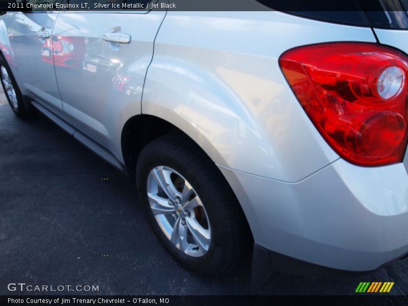 Silver Ice Metallic / Jet Black 2011 Chevrolet Equinox LT