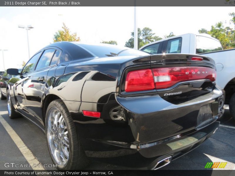 Pitch Black / Black 2011 Dodge Charger SE