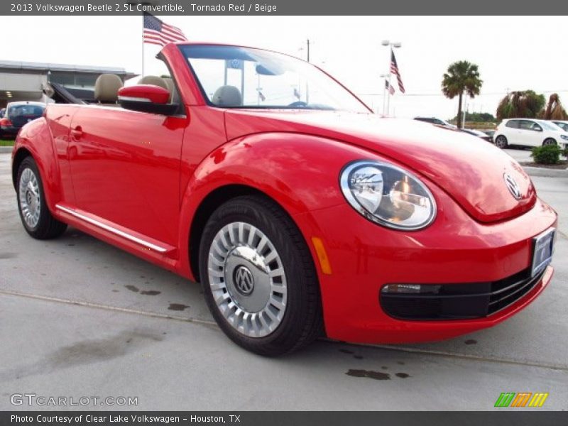 Front 3/4 View of 2013 Beetle 2.5L Convertible