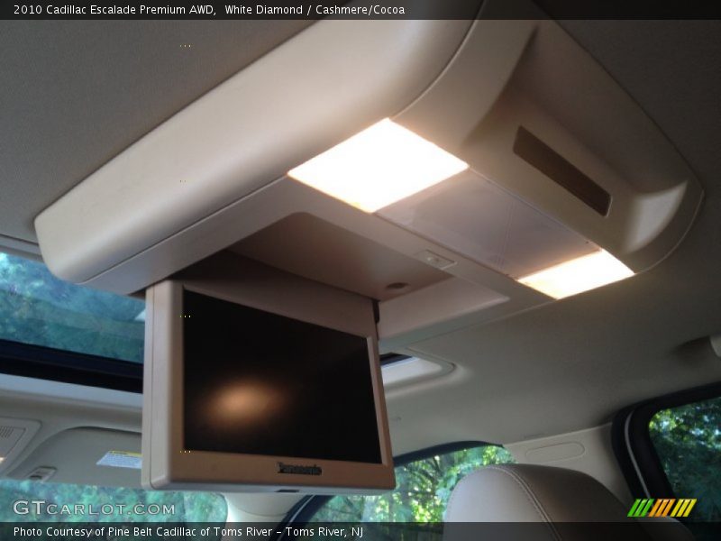 White Diamond / Cashmere/Cocoa 2010 Cadillac Escalade Premium AWD