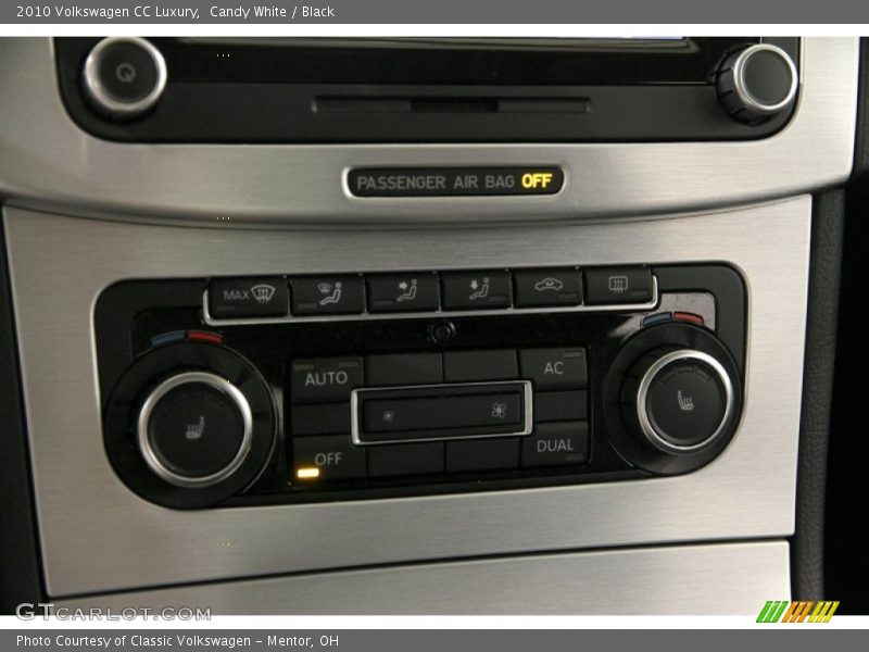 Controls of 2010 CC Luxury