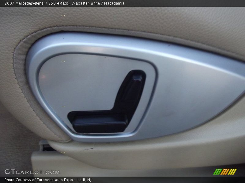 Alabaster White / Macadamia 2007 Mercedes-Benz R 350 4Matic