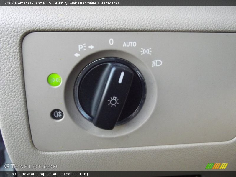 Alabaster White / Macadamia 2007 Mercedes-Benz R 350 4Matic