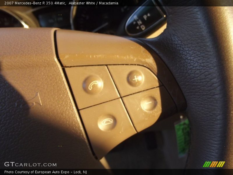 Alabaster White / Macadamia 2007 Mercedes-Benz R 350 4Matic
