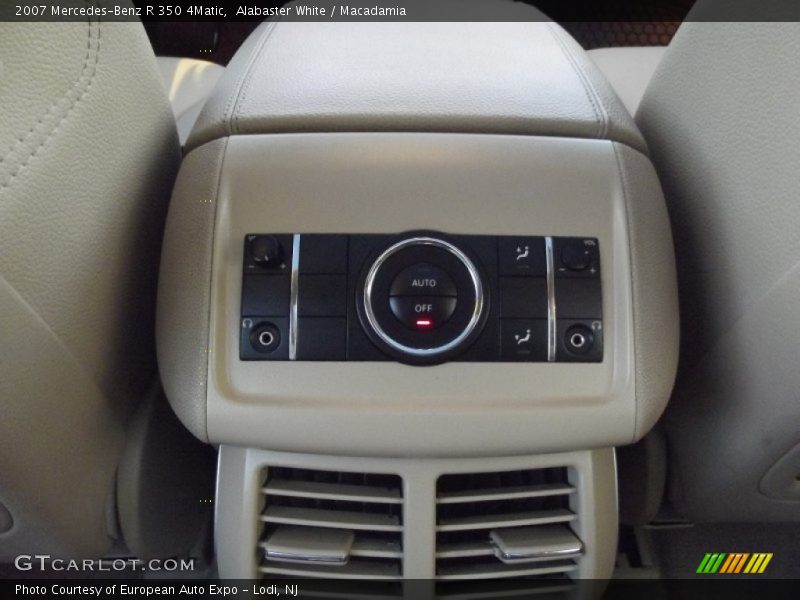 Alabaster White / Macadamia 2007 Mercedes-Benz R 350 4Matic
