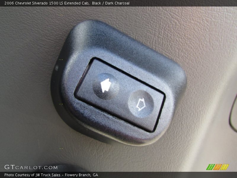 Black / Dark Charcoal 2006 Chevrolet Silverado 1500 LS Extended Cab