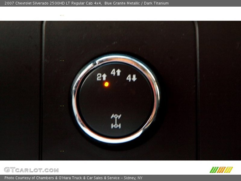 Controls of 2007 Silverado 2500HD LT Regular Cab 4x4