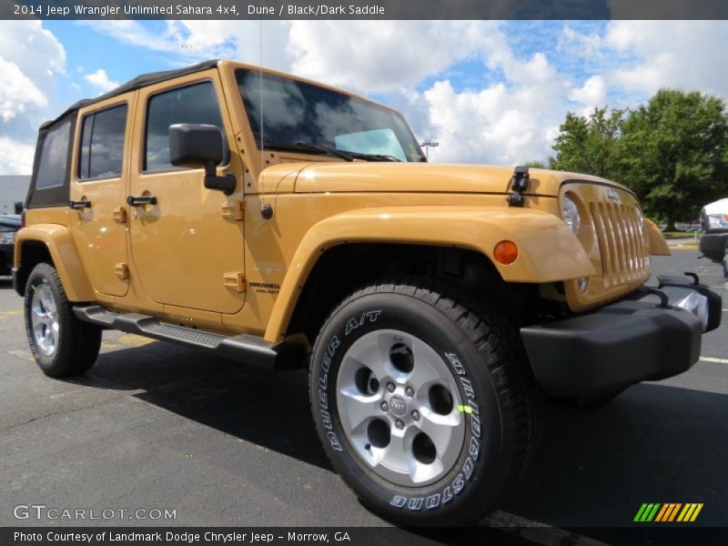 Front 3/4 View of 2014 Wrangler Unlimited Sahara 4x4