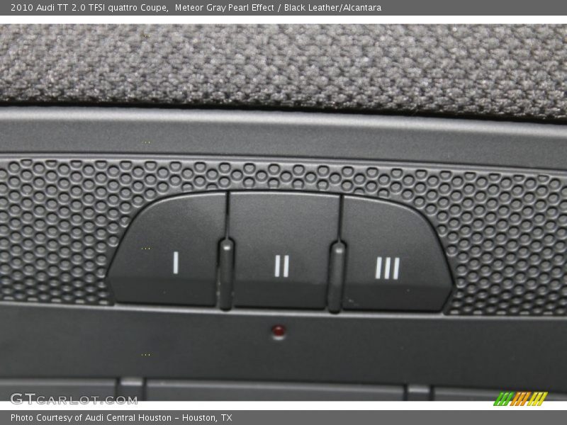 Meteor Gray Pearl Effect / Black Leather/Alcantara 2010 Audi TT 2.0 TFSI quattro Coupe