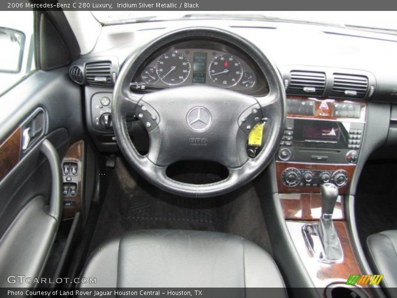 Dashboard of 2006 C 280 Luxury