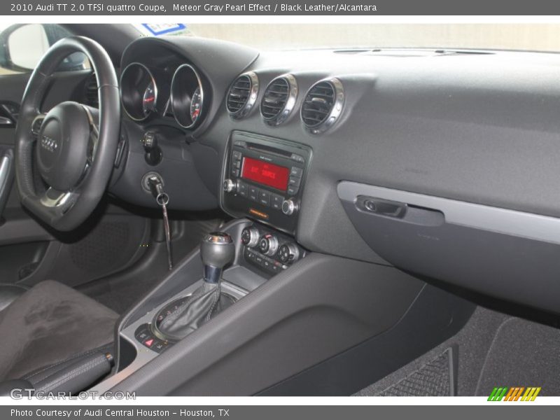 Meteor Gray Pearl Effect / Black Leather/Alcantara 2010 Audi TT 2.0 TFSI quattro Coupe