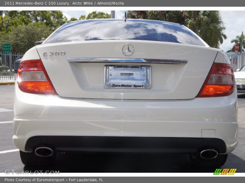 Arctic White / Almond/Mocha 2011 Mercedes-Benz C 300 Luxury