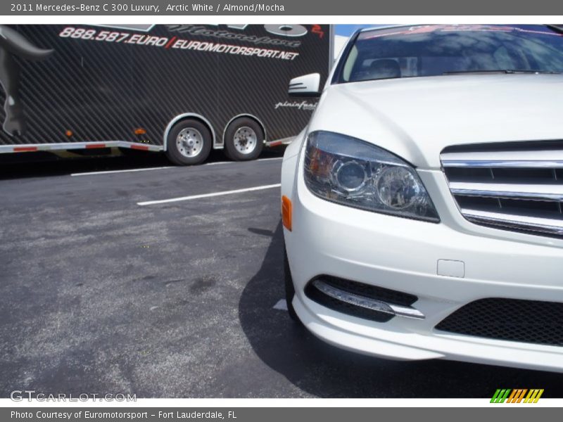 Arctic White / Almond/Mocha 2011 Mercedes-Benz C 300 Luxury