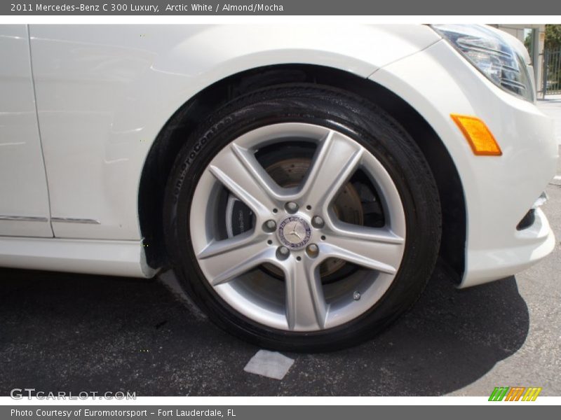 Arctic White / Almond/Mocha 2011 Mercedes-Benz C 300 Luxury