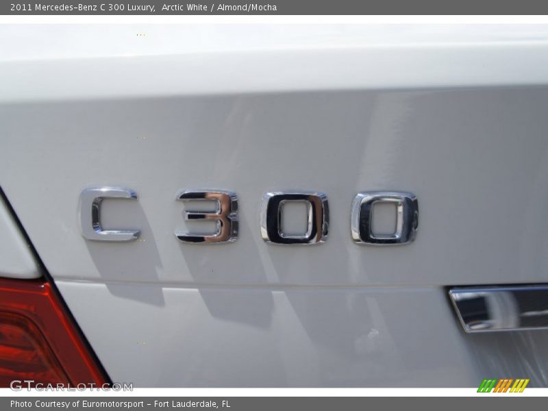 Arctic White / Almond/Mocha 2011 Mercedes-Benz C 300 Luxury