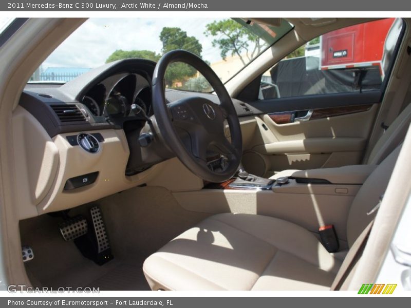 Arctic White / Almond/Mocha 2011 Mercedes-Benz C 300 Luxury