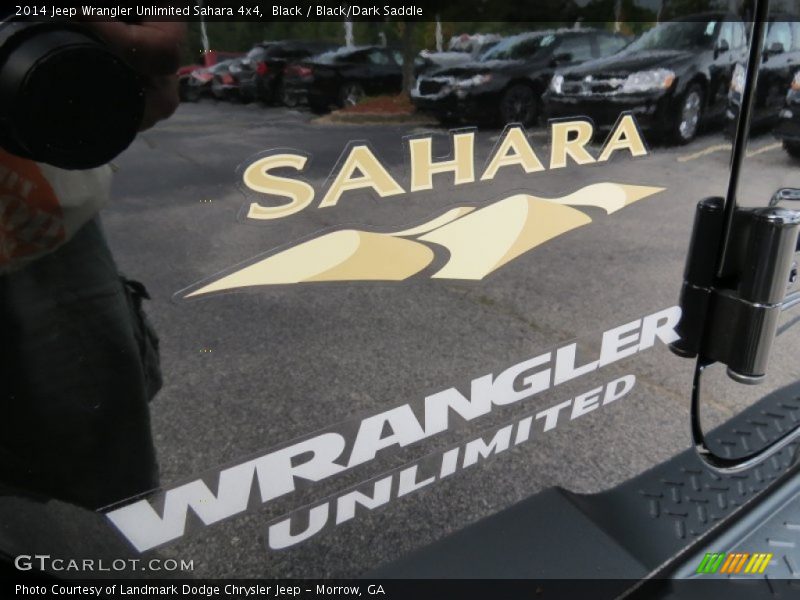 Black / Black/Dark Saddle 2014 Jeep Wrangler Unlimited Sahara 4x4