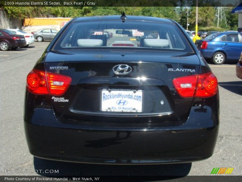 Black Pearl / Gray 2009 Hyundai Elantra SE Sedan