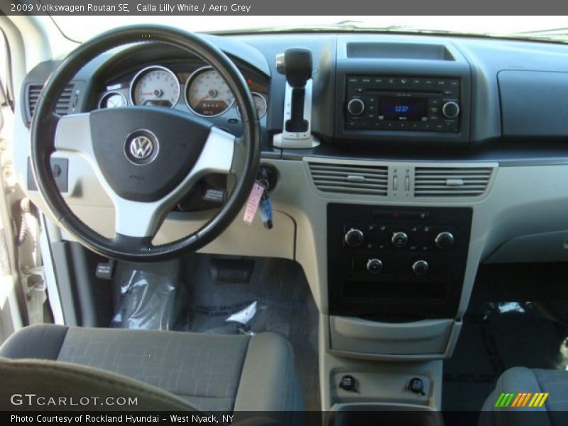 Calla Lilly White / Aero Grey 2009 Volkswagen Routan SE